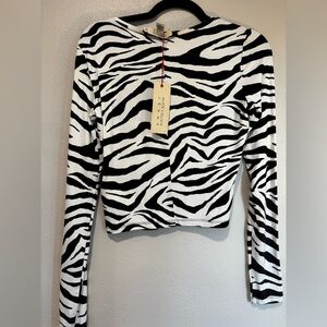 Alice + Olivia Monochrome Zebra Print Long Sleeve Tee Size XS new with tags